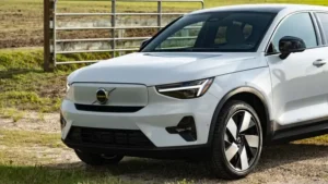 چه کسی ولوو C40 را می خرد؟