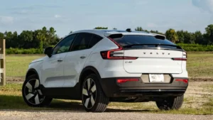 چه کسی ولوو C40 را می خرد؟